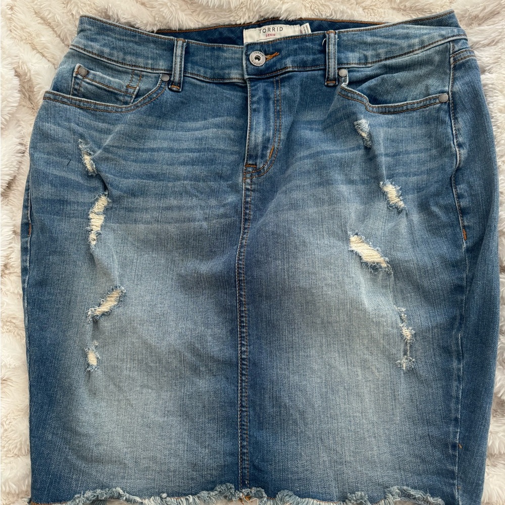 Torrid Jean skirt, Stretchy, Distressed
